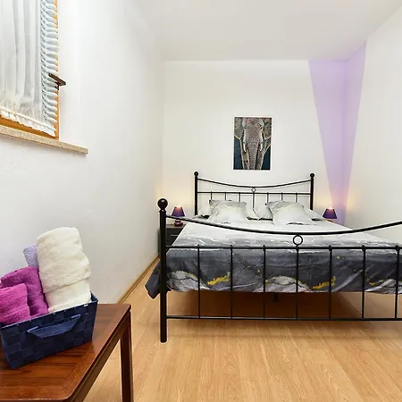 Apartament Ljiljana 2436 Valbandon