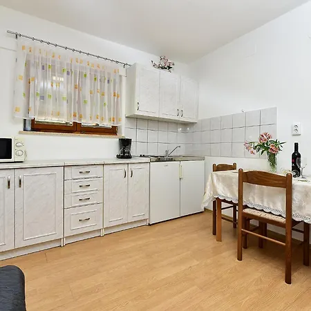 Ljiljana 2436 Apartament *